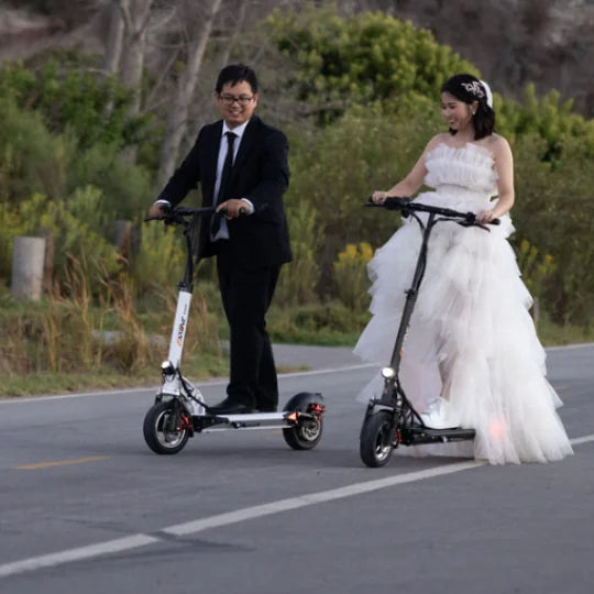 EMOVE Cruiser Customer Wedding Photo