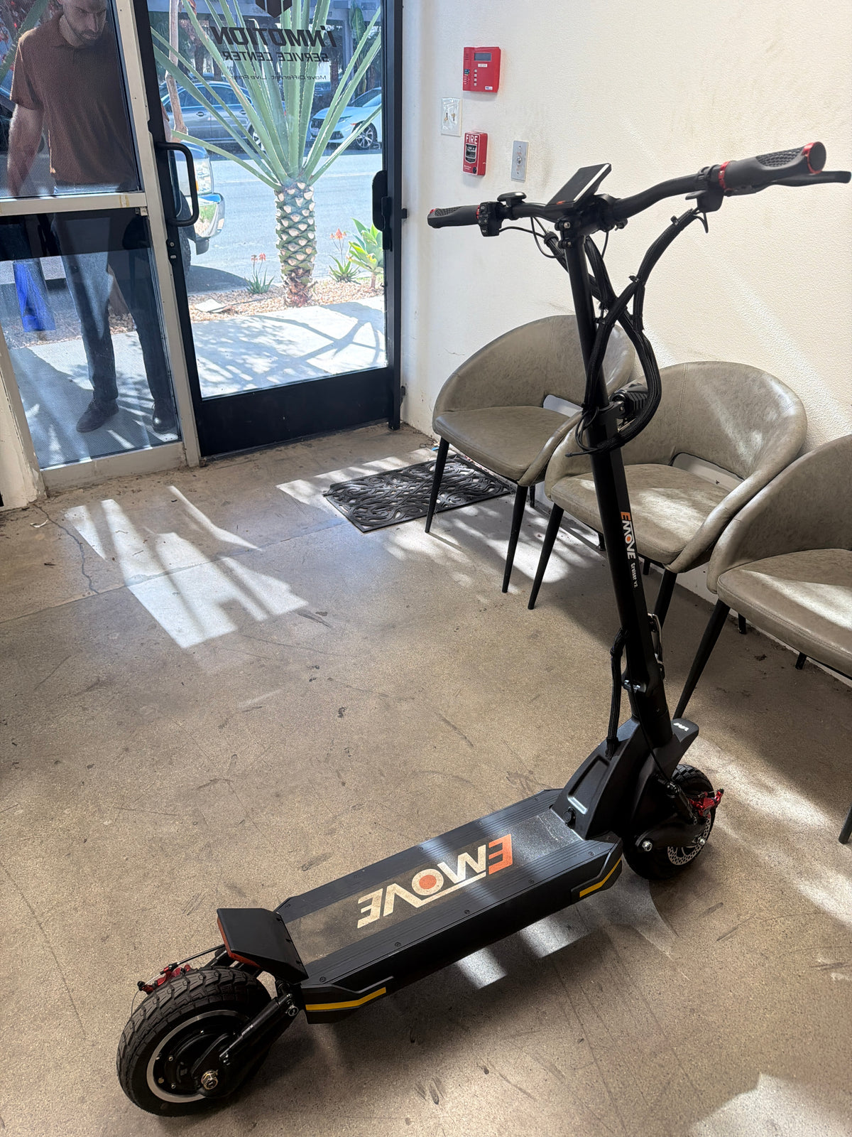 Open Box — Refurbished EMOVE Cruiser V2 52V Quad Suspension 62 miles - Long Distance Electric Scooter - Satin Black / 52V Single Motor (Unit OB-0031) — image.jpg