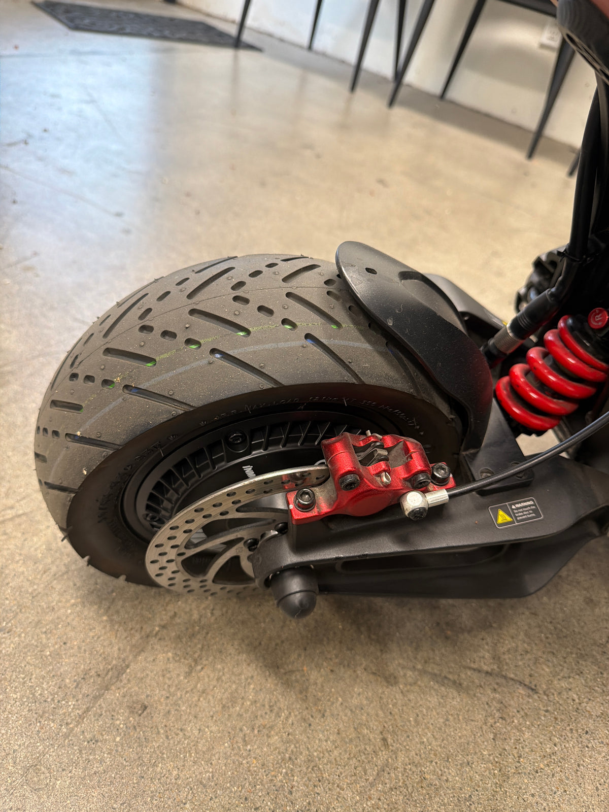 Open Box — Inmotion RS Midnight and Original 3.0 60 MPH Dual Motor Electric Scooter for Adults | Adjustable Deck Height - Midnight Lite (Unit OB-0026) — image.jpg
