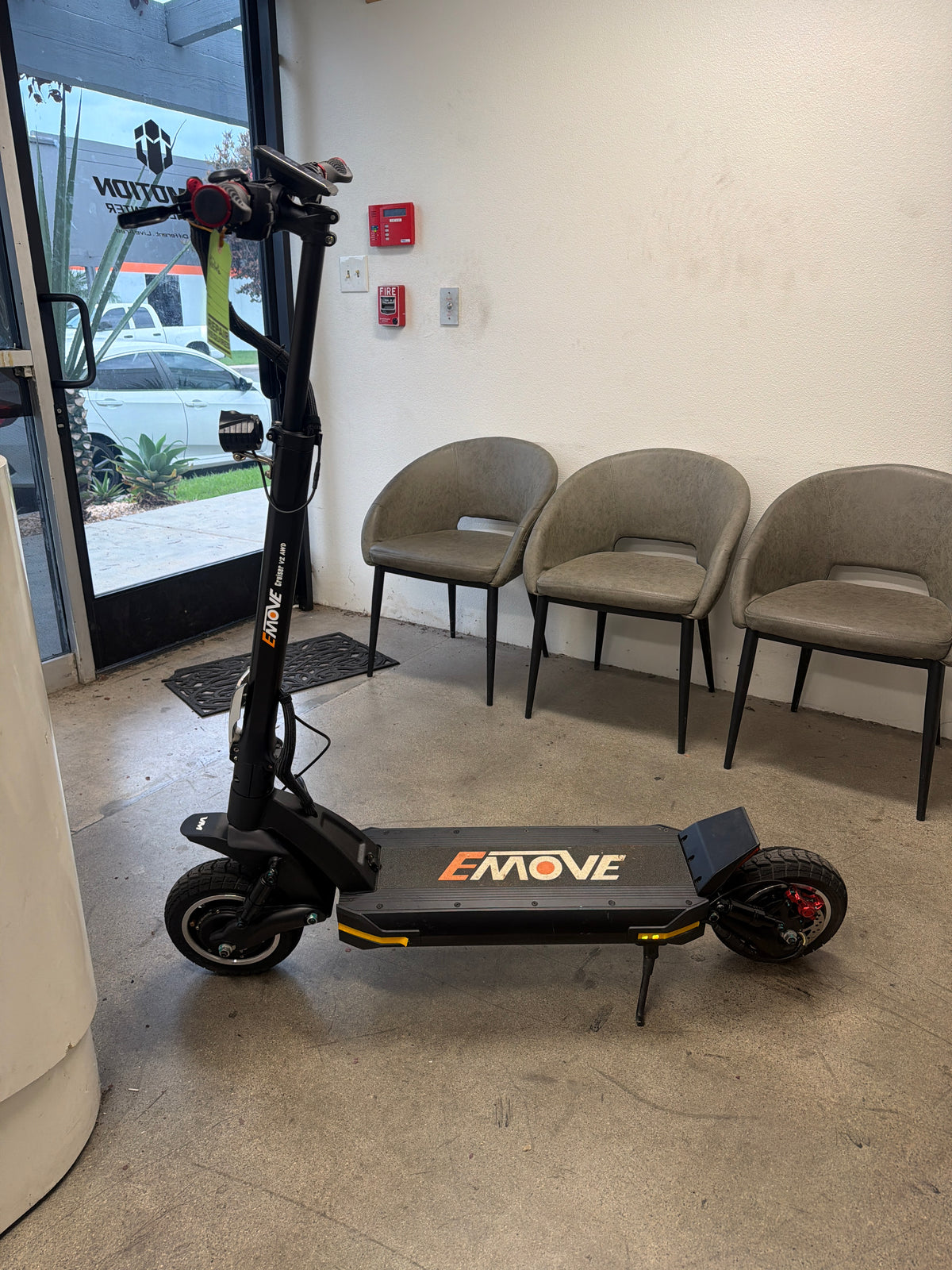 Open Box โ Refurbished EMOVE Cruiser 52V 1600W Dual Suspension Foldable Electric Scooter - Black (Unit OB-0013) โ image.jpg