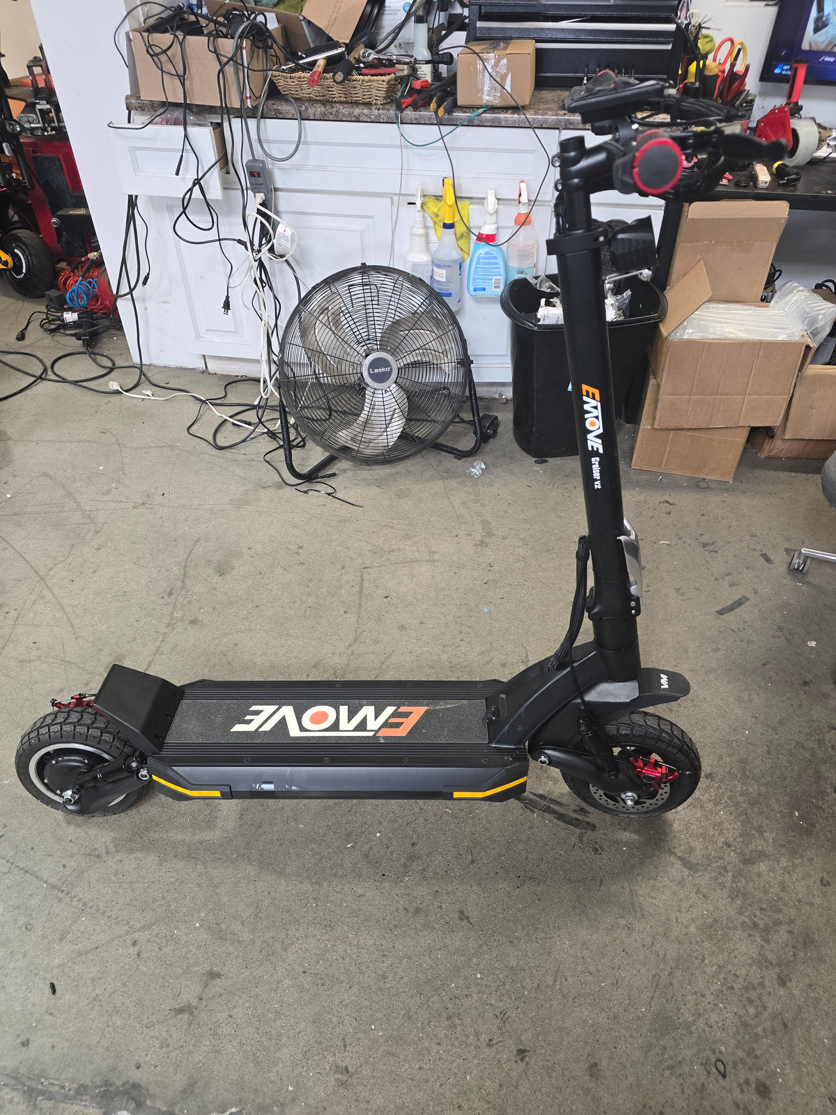Open Box — EMOVE Cruiser V2 – 52V and 60V Quad Suspension 62-Mile Long-Range Electric Scooter - Satin Black / 52V Single Motor (Unit OB-0034) — 20261022_114114.jpg