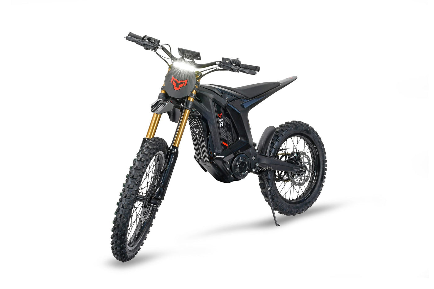 Arctic Leopard XE Pro R front three-quarter view