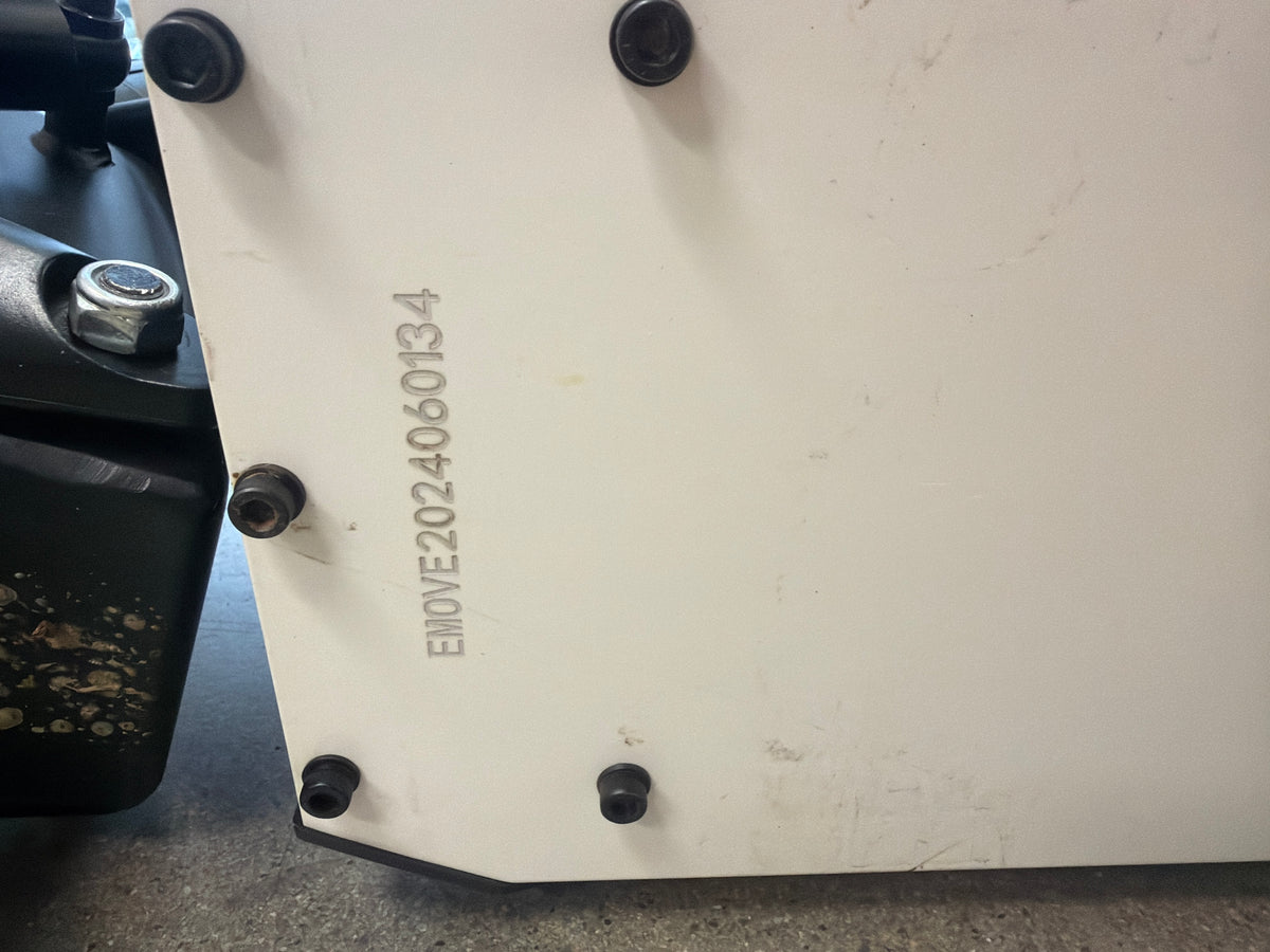Open Box — Refurbished EMOVE Cruiser Electric Scooter - White (Unit OB-0012) — image.jpg