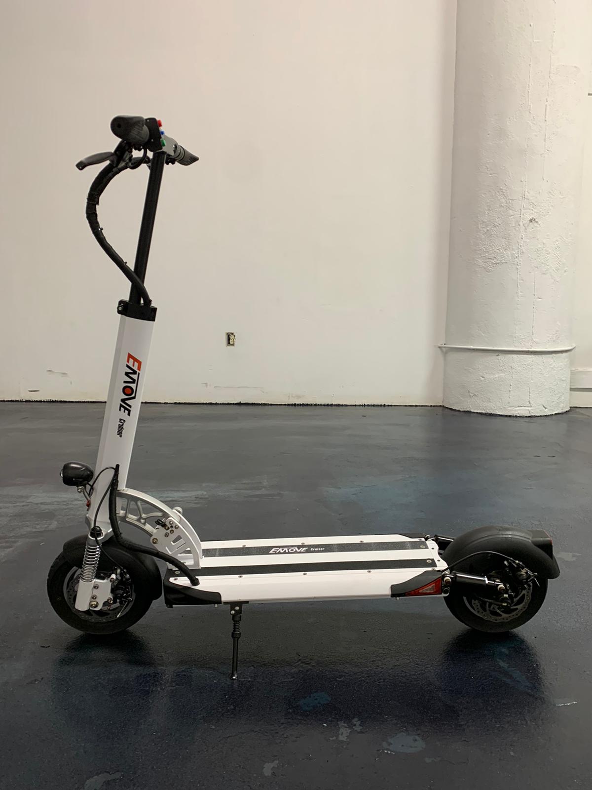 Refurbished EMOVE Cruiser Electric Scooter